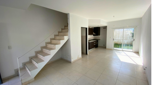 DUPLEX EN ZONA UNIVERSIDAD DE MORENO