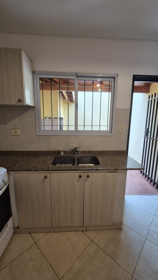 Duplex 3 ambientes en Paso del Rey, Moreno