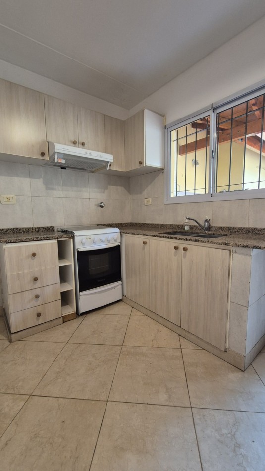 Duplex 3 ambientes en Paso del Rey, Moreno