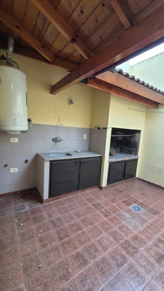 Duplex 3 ambientes en Paso del Rey, Moreno