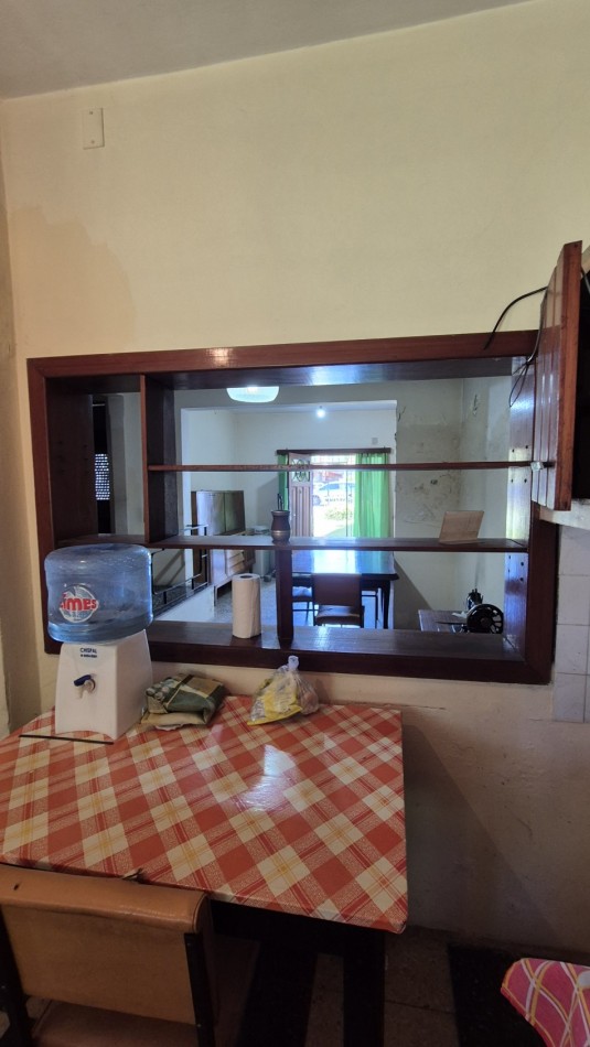 Venta Casa 3 Ambientes sobre Gran Lote 10x42 Moreno / PDR