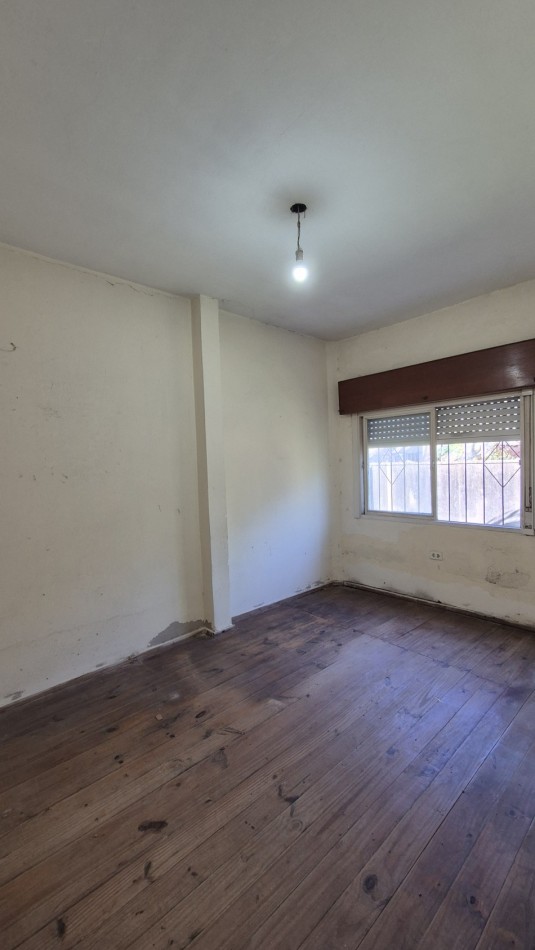 Venta Casa 3 Ambientes sobre Gran Lote 10x42 Moreno / PDR