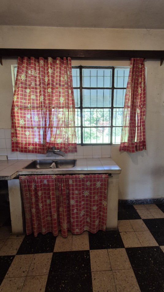 Venta Casa 3 Ambientes sobre Gran Lote 10x42 Moreno / PDR