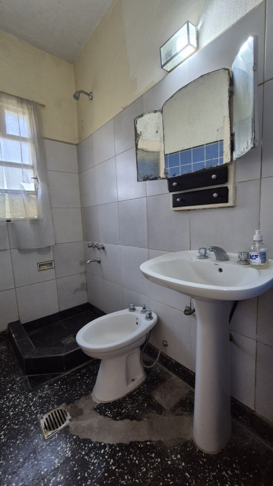 Venta Casa 3 Ambientes sobre Gran Lote 10x42 Moreno / PDR