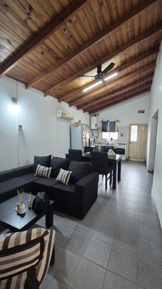 Venta Casa 3 Ambientes con Cochera y local en La Quebrada