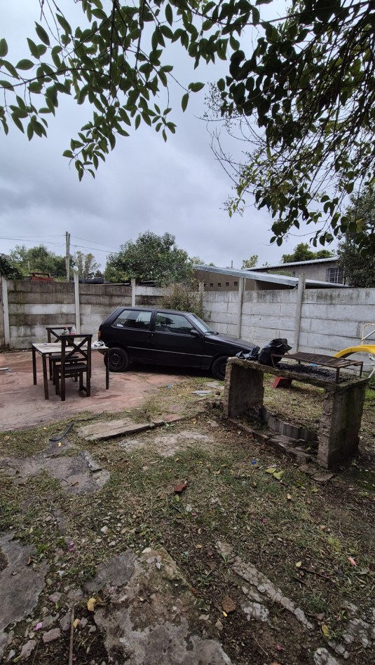 Venta Casa 3 Ambientes con Cochera y local en La Quebrada