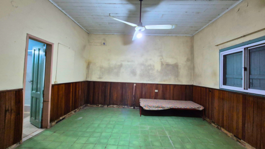 Venta Casa sobre Lote de 10x24 en el Corazon de Paso del Rey Centro