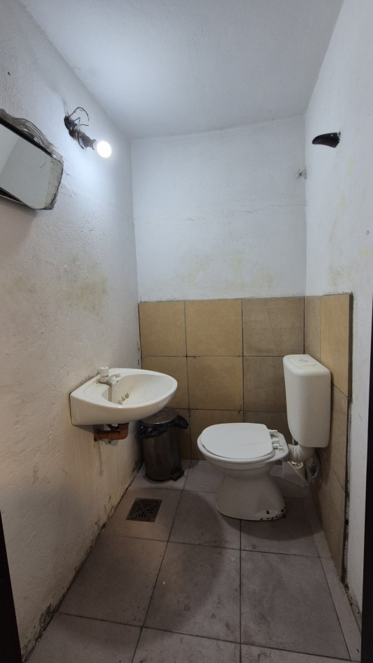 Alquiler Galpon en Esquina 623 m² | Gran Altura | Paso del Rey Centro