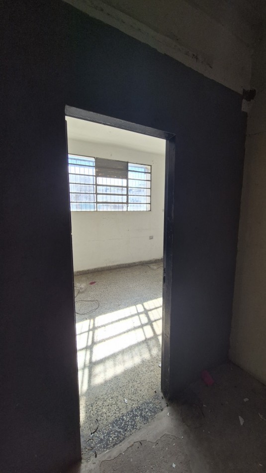 Alquiler Galpon en Esquina 623 m² | Gran Altura | Paso del Rey Centro