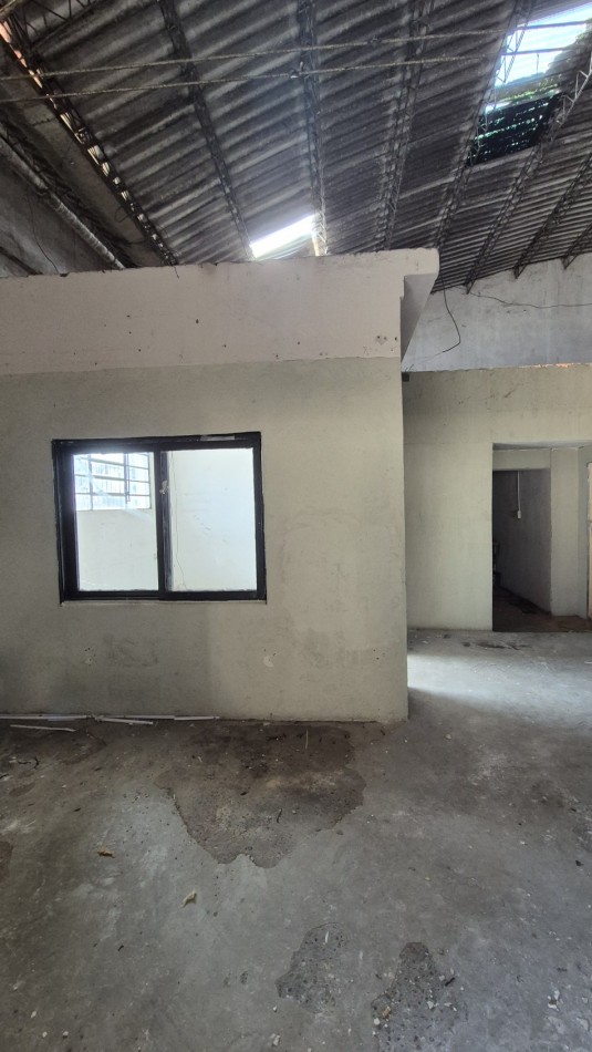 Alquiler Galpon en Esquina 623 m² | Gran Altura | Paso del Rey Centro