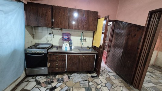 Venta Casa sobre Lote de 10x24 en el Corazon de Paso del Rey Centro