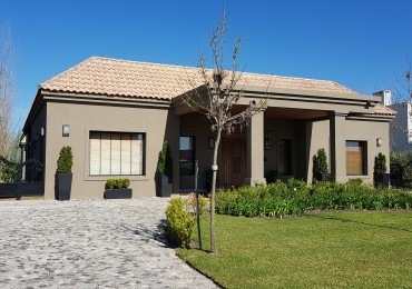 CASA EN TERRAVISTA FONDO AL LAGO
