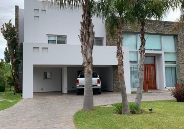 CASA EN CAMPOS DE ALVAREZ