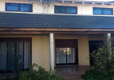Chalet con 4 dormitorios en Moreno Sur