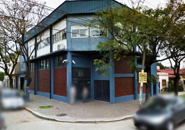 Local comercial con oficinas en Paso del Rey centro, Pio XII esquina Morón.