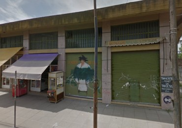 4 locales en Pompeya, Merlo