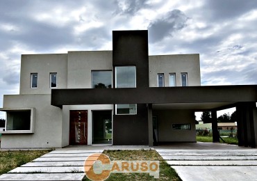 Casa con 4 dormitorios en Fincas de Alvarez