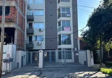 Monoambiente con cochera en Moreno