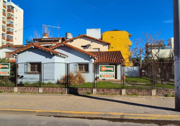 Fraccion en esquina Av. Piovano y Saavedra -  CU1 | FOS 0.6 y FOT 3 | Moreno Centro