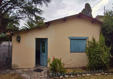 Venta Casa sobre Lote de 10x24 en el Corazon de Paso del Rey Centro